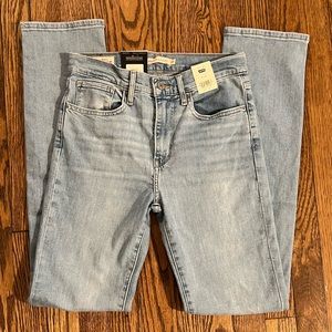 NWT! LEVIS - distressed high rise straight jeans, size 27, in perfect condition